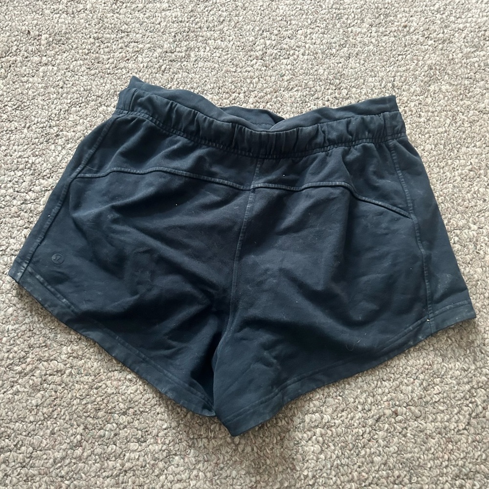 Women's Navy Blue LuLulemon shorts ! - Picture 4 of 4